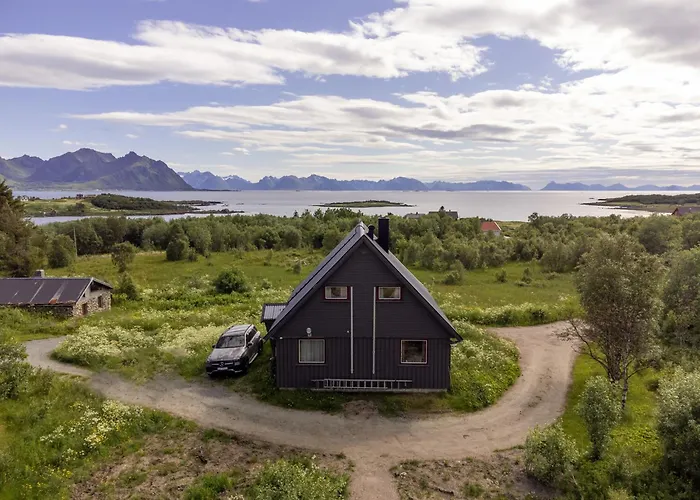 Hébergement de vacances Bestefarhaugen - The Cozy House On The Hill - With A Dome Bo (Nordland)