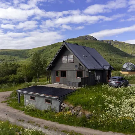 Bestefarhaugen - The Cozy House On The Hill - With A Dome * Bo (Nordland)